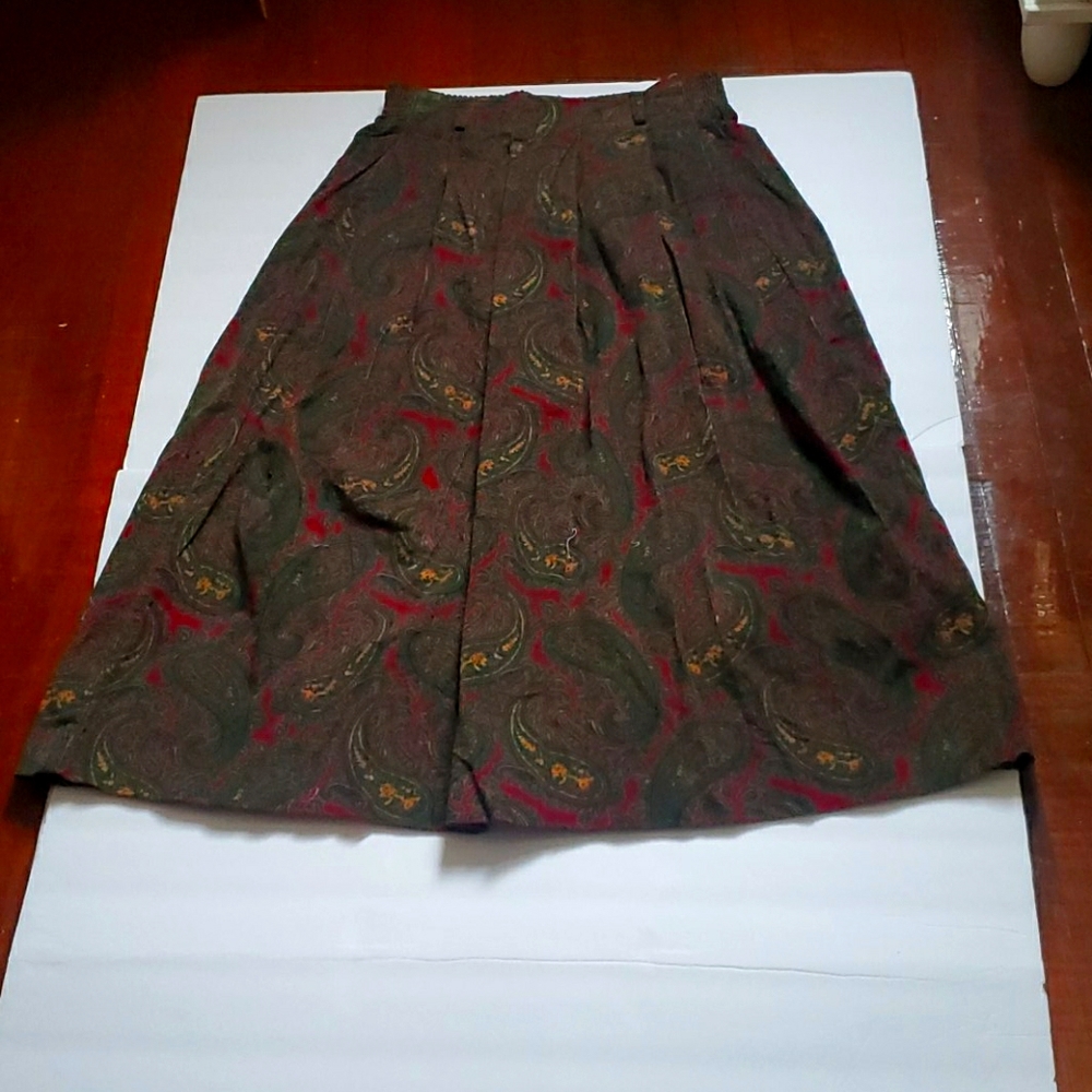 multicolored cotton skirt.